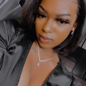 Meet your Posher, Khrysanthia